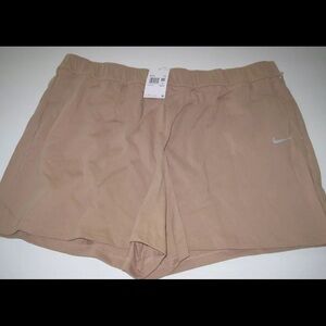 Nike Women's Tan Shorts NEW 2x